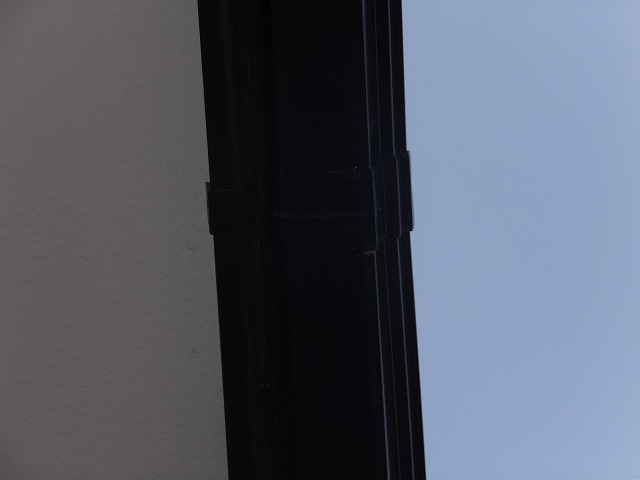 下から雨樋の状態確認